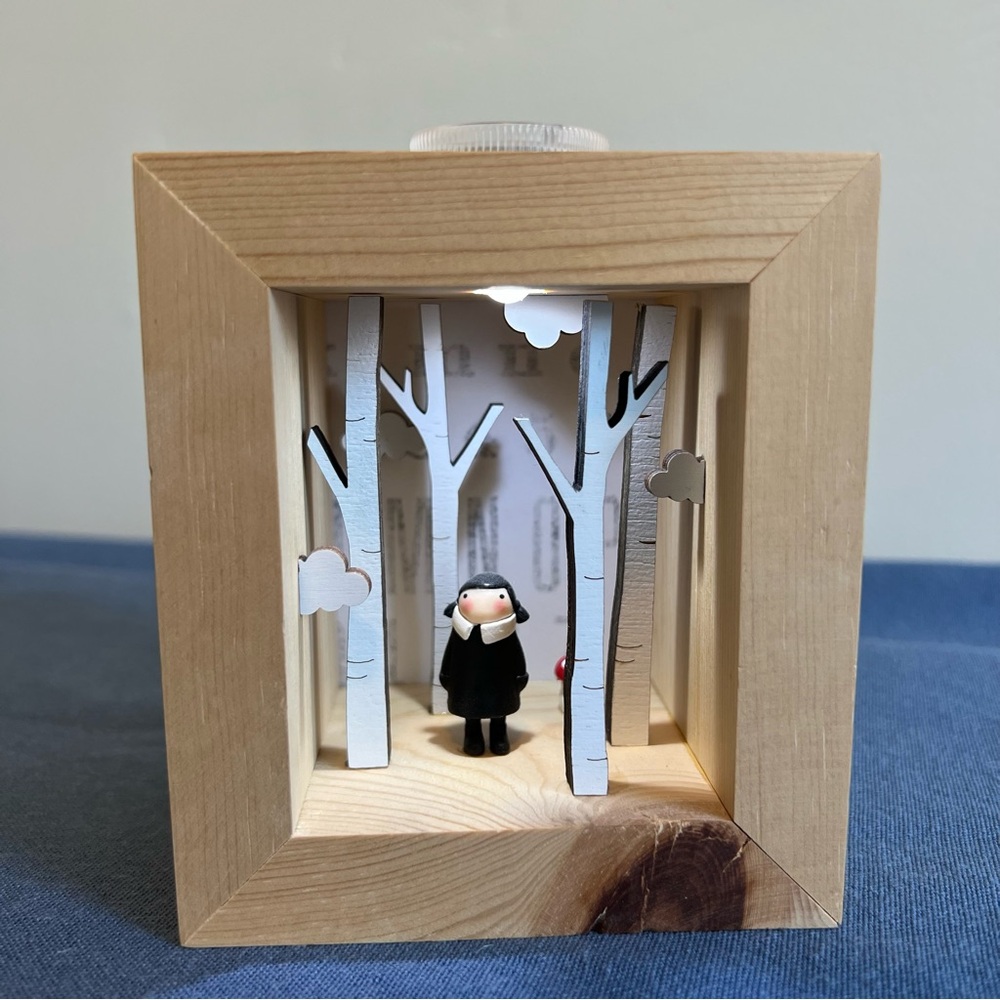 Wednesday Addams Shadowbox Light-up Diorama Cute Fun Halloween Decor